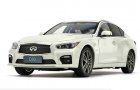 1:18 Scale White / Wine Red Diecast Infiniti Q50 Model