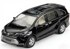 1:64 White / Black / Silver Diecast 2021 Toyota Sienna Model