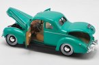 Green / Red 1:18 Maisto Diecast 1939 Ford Deluxe Coupe Model