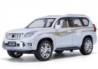 White / Green 1:24 Scale Diecast Toyota Land Cruiser Prado Toy