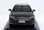 1:43 Silver / Brown Scale Diecast VW Phideon Model