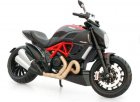 Red-Black 1:12 MaiSto Diecast Ducati Diavel Carbon Model