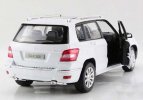 1:24 Scale Black / White Mercedes-Benz GLK350 Model