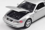 Red /Silver 1:24 Scale Welly Diecast 1999 Ford Mustang GT Model