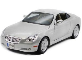 Silver / Deep Blue 1:18 Scale Bburago Diecast Lexus SC430 Model