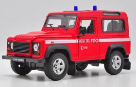 1:24 Scale Red Welly Diecast Land Rover Defender Model