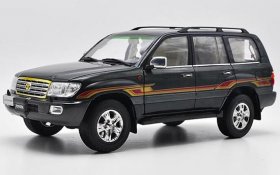 White / Dark Green Diecast Toyota Land Cruiser LC100 SUV Model