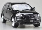 Black / White 1:18 Scale Welly Diecast Audi Q7 SUV Model