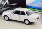 1:24 Scale Welly White / Orange Diecast BMW 2002Ti Car Model