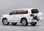 1:18 Scale White Diecast 2019 Toyota Land Cruiser LC200 Model