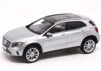 Silver 1:43 Scale Spark Diecast Mercedes Benz GLA 250 Model