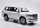 White / Black / Green Diecast Toyota Land Cruiser LC200 Model