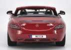 Red 1:24 Maisto Diecast Mercedes Benz SLS AMG Roadster Model