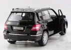 1:24 Scale Black / White Mercedes-Benz GLK350 Model