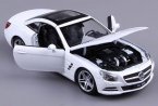 White / Black / Red 1:24 Welly Diecast MERCEDES-BENZ SL500 Model