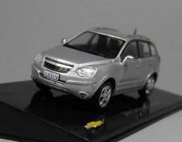 Silver 1:43 IXO Diecast 2008 Chevrolet Captiva SUV Model