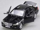 1:18 Scale Black Maisto Diecast Mercedes-Benz E300L Model