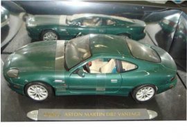 Green 1:18 Scale MaiSto Diecast Aston Martin DB7 VANTAGE Model