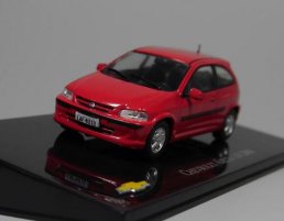 Red 1:43 Scale IXO Diecast 2000 Chevrolet Celta 1.0 Model