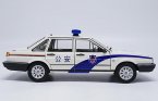 White 1:18 Scale Welly Diecast VW Santana Police Model