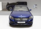 1:18 Scale White / Blue 2016 Diecast Mercedes-Benz C200 Model