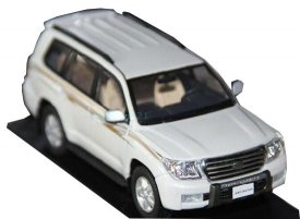 White 1:43 J-collection Diecast Toyota Land Cruiser Model