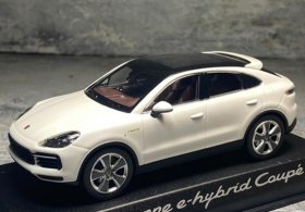 1:43 White Diecast 2019 Porsche Cayenne e-hybrid Coupe Model