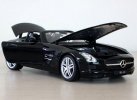 Black / Red / White 1:24 Diecast Mercedes-Benz SLS AMG Cabrio