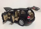 1:18 Scale Blue / Gray Bburago Diecast VW Touareg Model