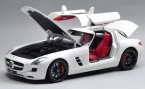 White / Red /Gray Welly Diecast Mercedes Benz SLS AMG Car Model