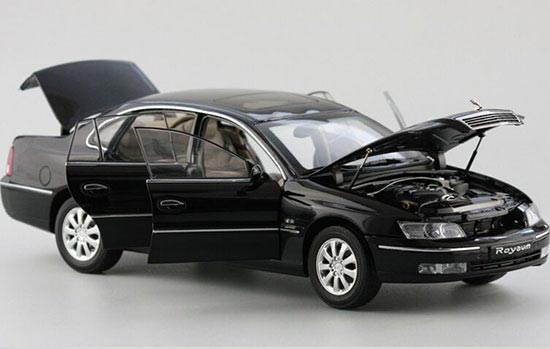 Silver / Black 1:18 Scale Diecast Buick Royaum Model [BK1T004